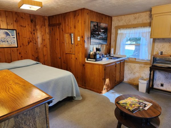 Cabin 5 Bedroom & Kitchenette
