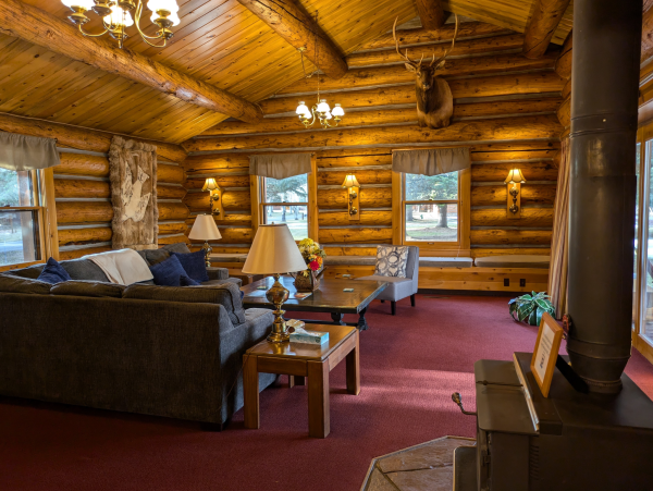 Cabin 6 Living Room