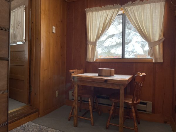 Cabin 5 Breakfast Nook