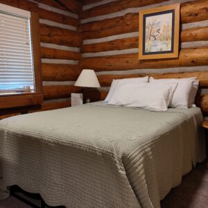 Cabin 12, Room 1211, Queen Bed