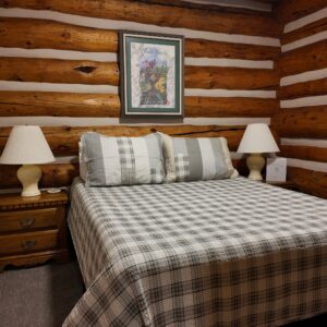 Cabin 12, Room 1212, Queen Bed