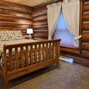 Gunnison Center Apartment, Room 1 Queen