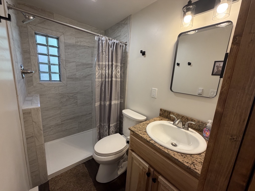 Cabin 5 Bathroom