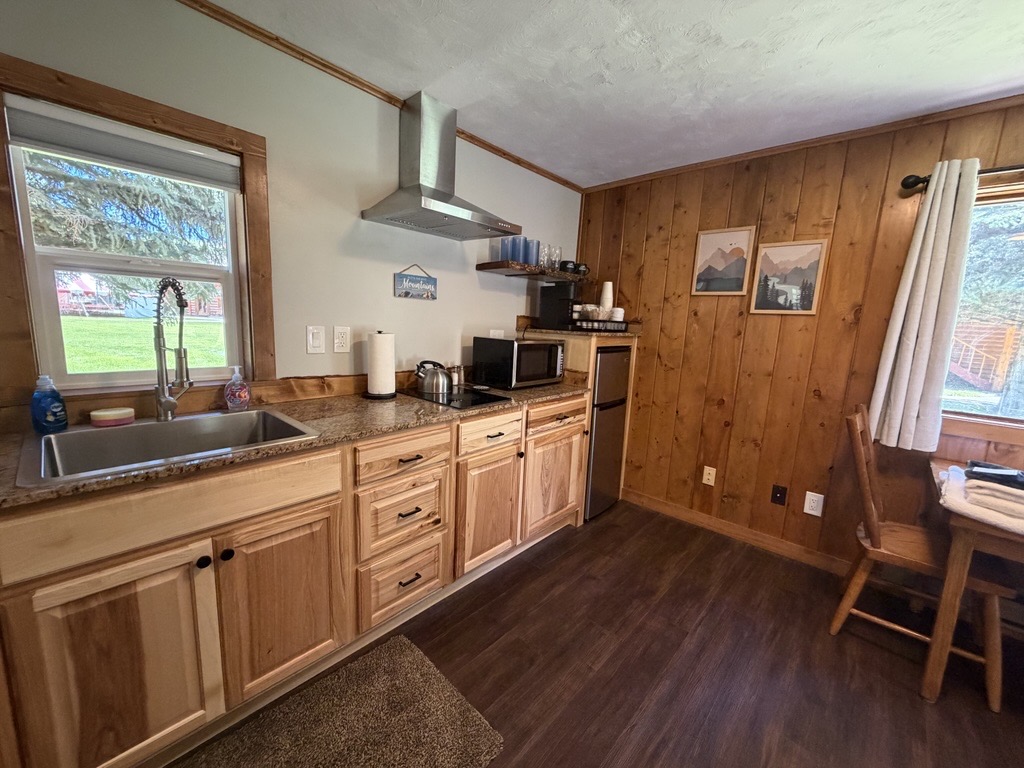 Cabin 5 Kitchen