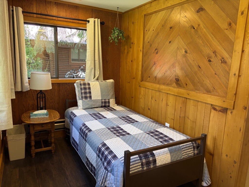 Cabin 5 Twin Bedroom